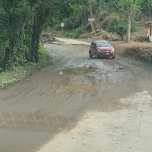 Reclaman por un tramo en mal estado en la vía Chinchiná-Palestina 